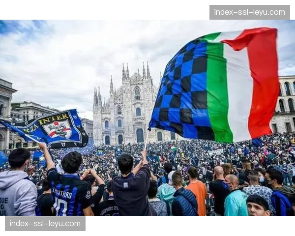 法兰克福球迷发起环保倡议,组织集体乘坐公共交通赴客场观赛 法兰克福球迷发起环保倡议,组织集体乘坐公共交通赴客场观赛